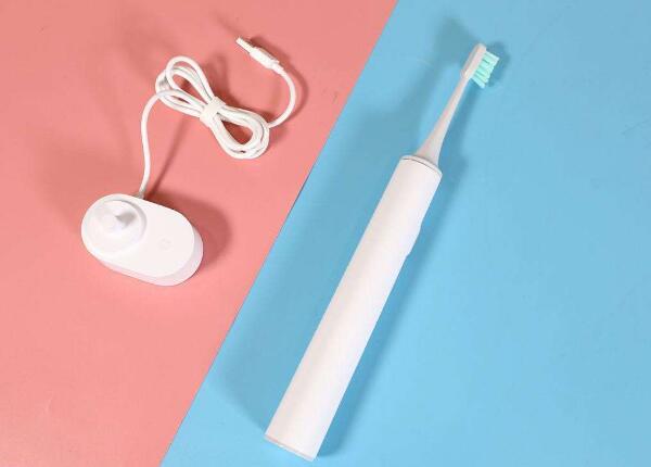 電動(dòng)牙刷沒(méi)充電當(dāng)手動(dòng)刷可以嗎？一個(gè)詳盡的解析指南