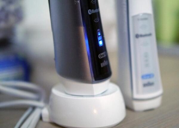 歐樂(lè)b電動(dòng)牙刷充電器使用