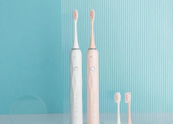 新入手電動牙刷怎么使用？牙刷正確使用指南大揭秘，新手必看